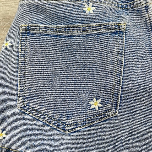 High Waisted Daisy Denim PacSun Mom Shorts - Picture 6 of 11